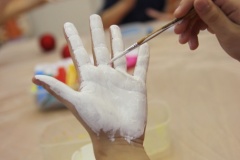 Maľovanie vianočných gúľ a darčekovanie 2016